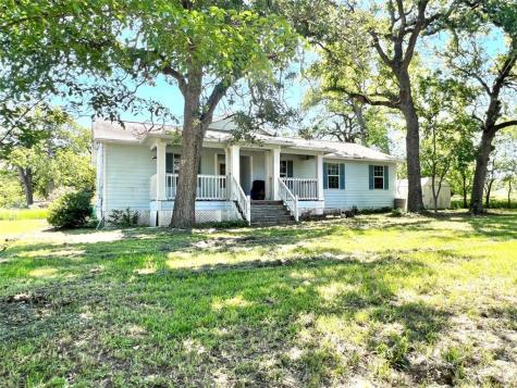 2105 W Gillis Avenue Cameron TX 76520