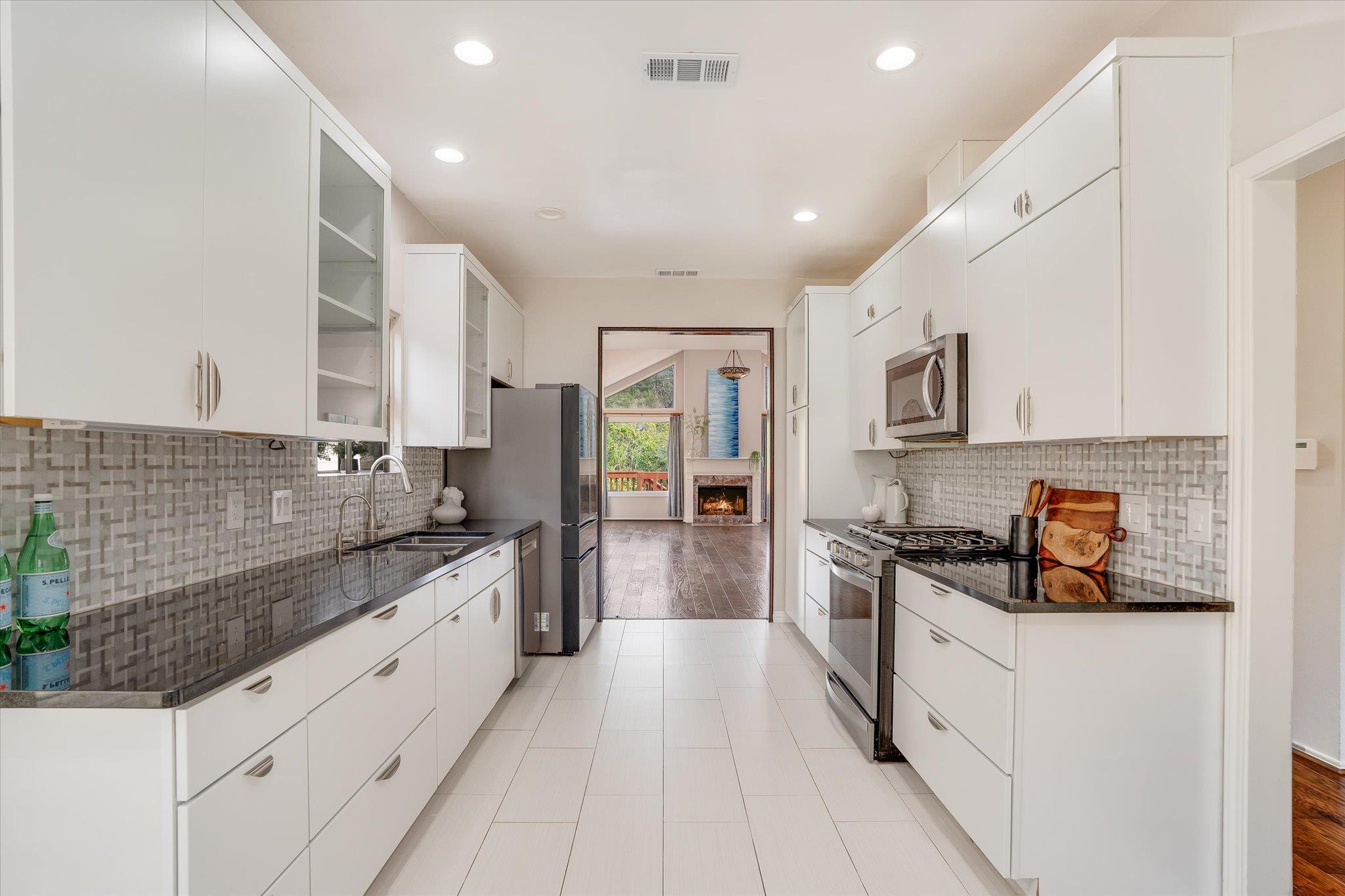 3527 Fawn Creek Path Austin TX 78746