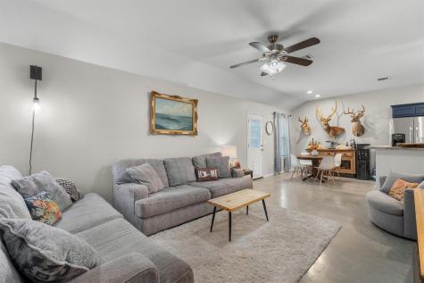 1202 E Avenue F Lampasas TX 76550
