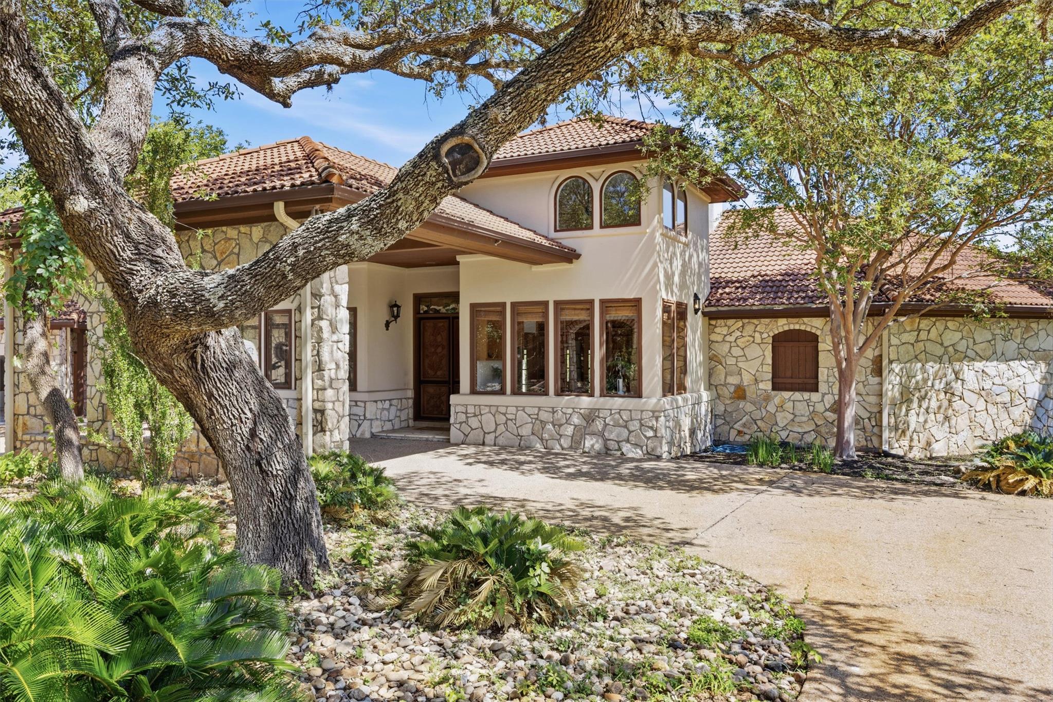 1600 Las Entradas Drive Spicewood TX 78669