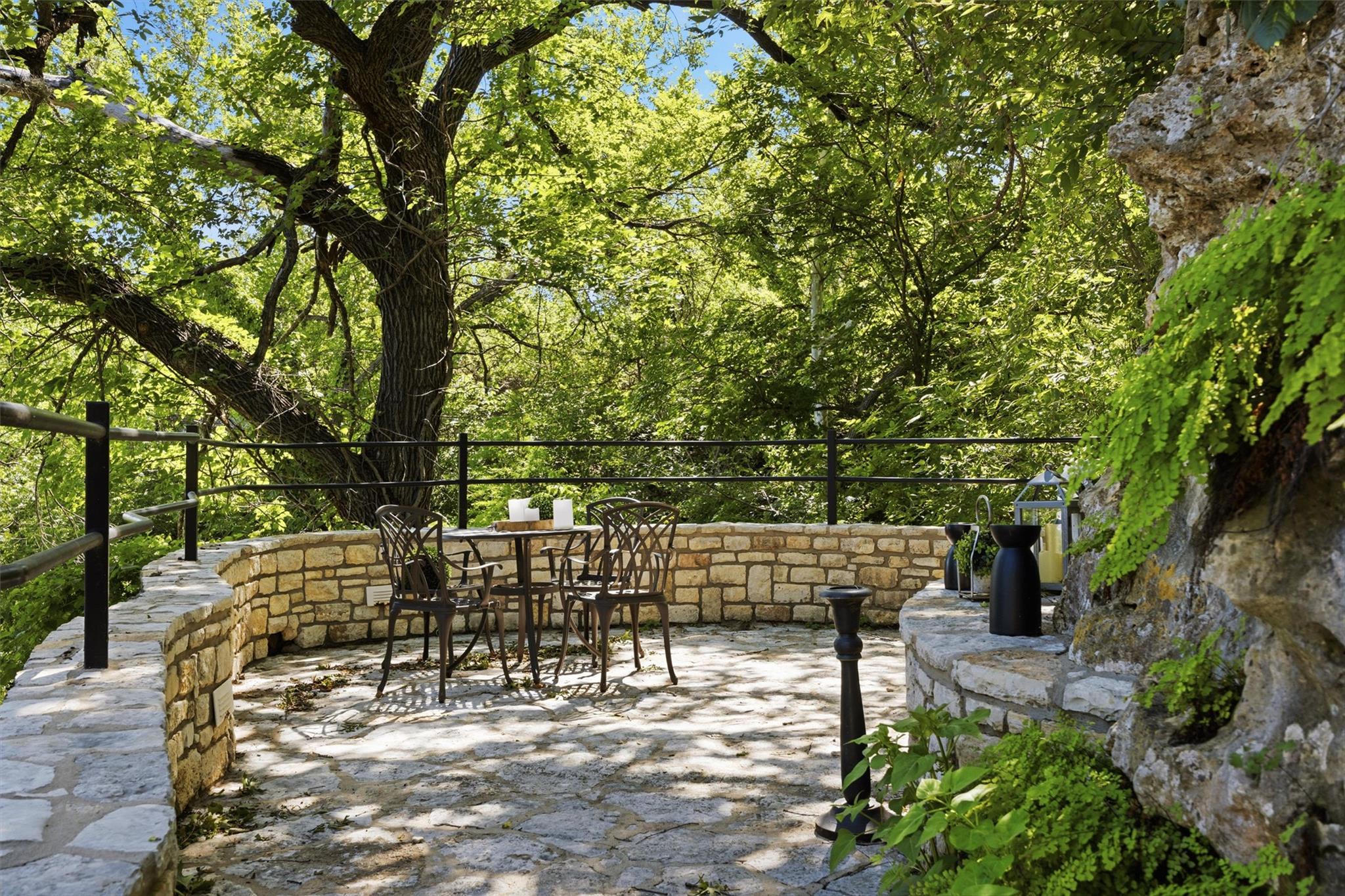 1600 Las Entradas Drive Spicewood TX 78669