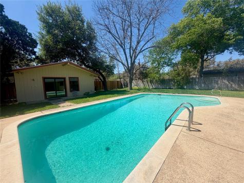 141 Oaklane Drive Universal City TX 78148
