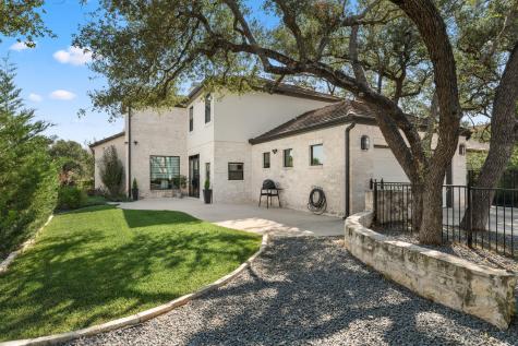 8 Hightrail Way The Hills TX 78738