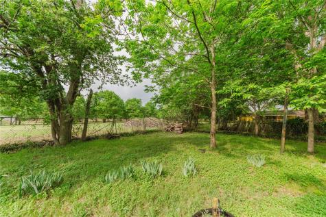 262 Highway 95 S Smithville TX 78957