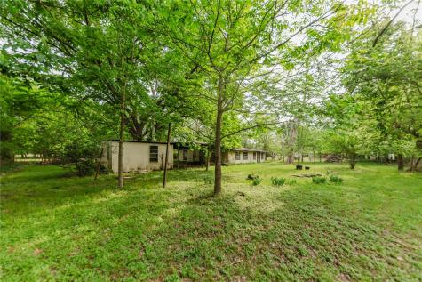 262 Highway 95 S Smithville TX 78957