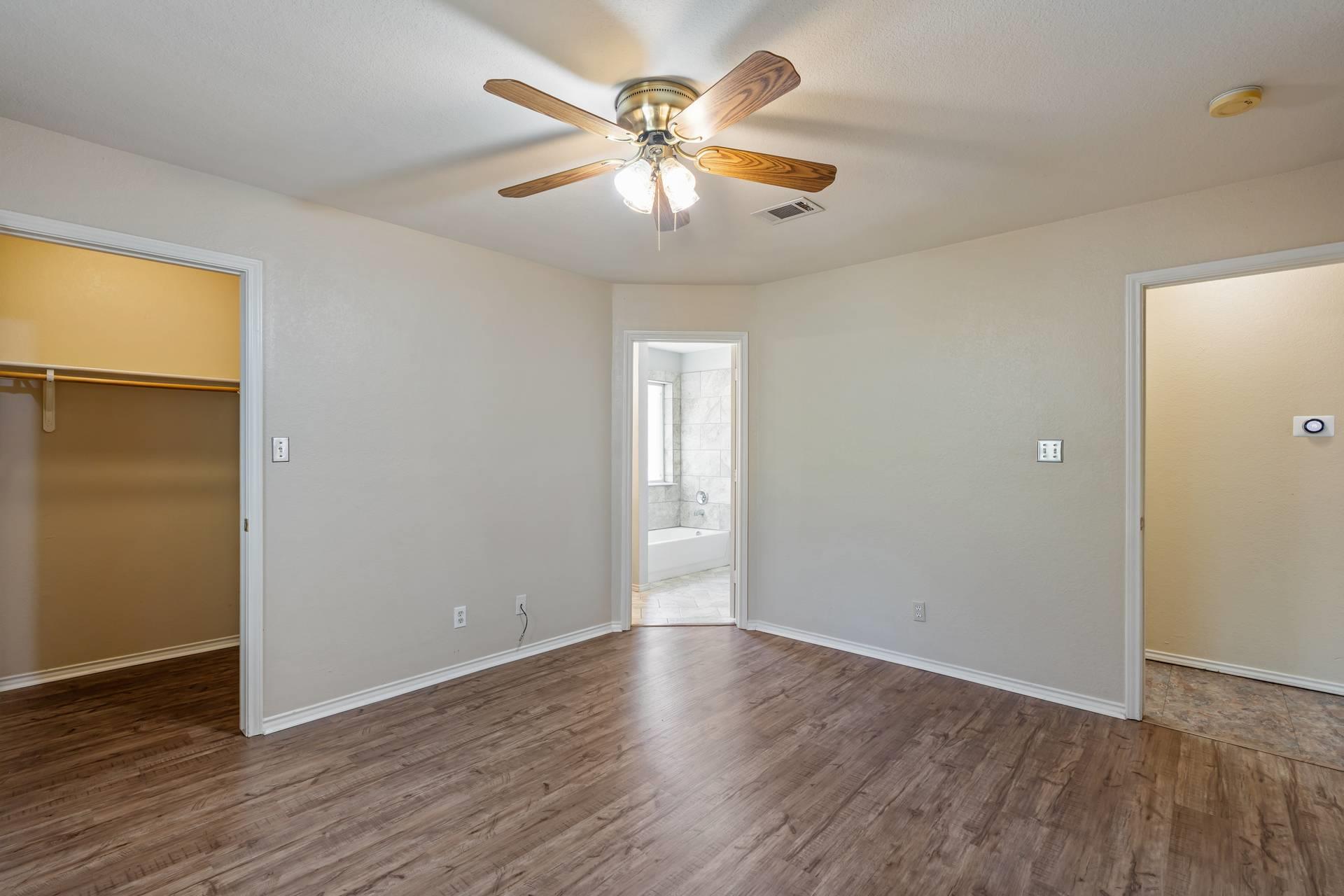 7704 Plateau Cove Lago Vista TX 78645