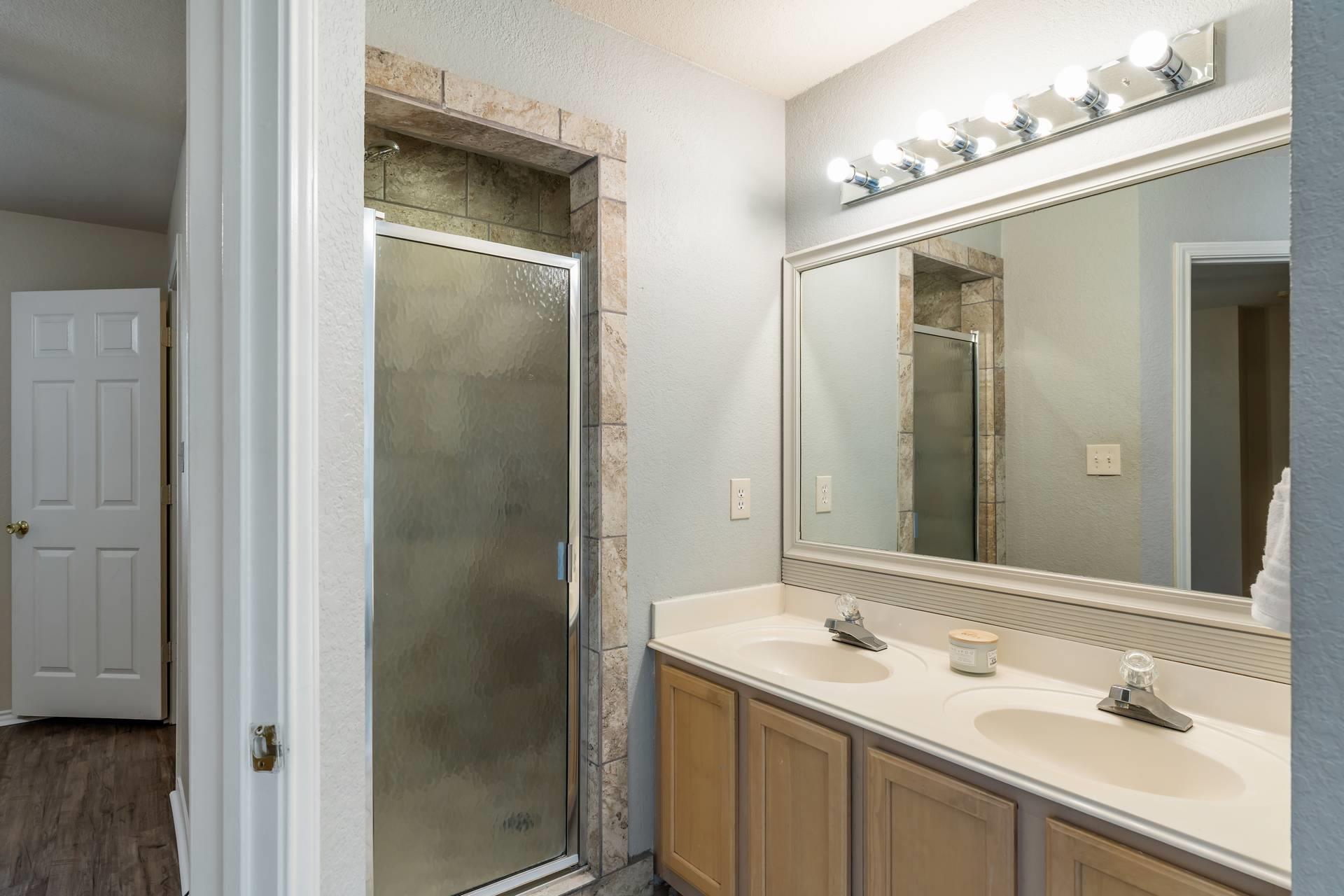 7704 Plateau Cove Lago Vista TX 78645