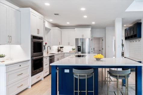 28 Lost Meadow Trail The Hills TX 78738