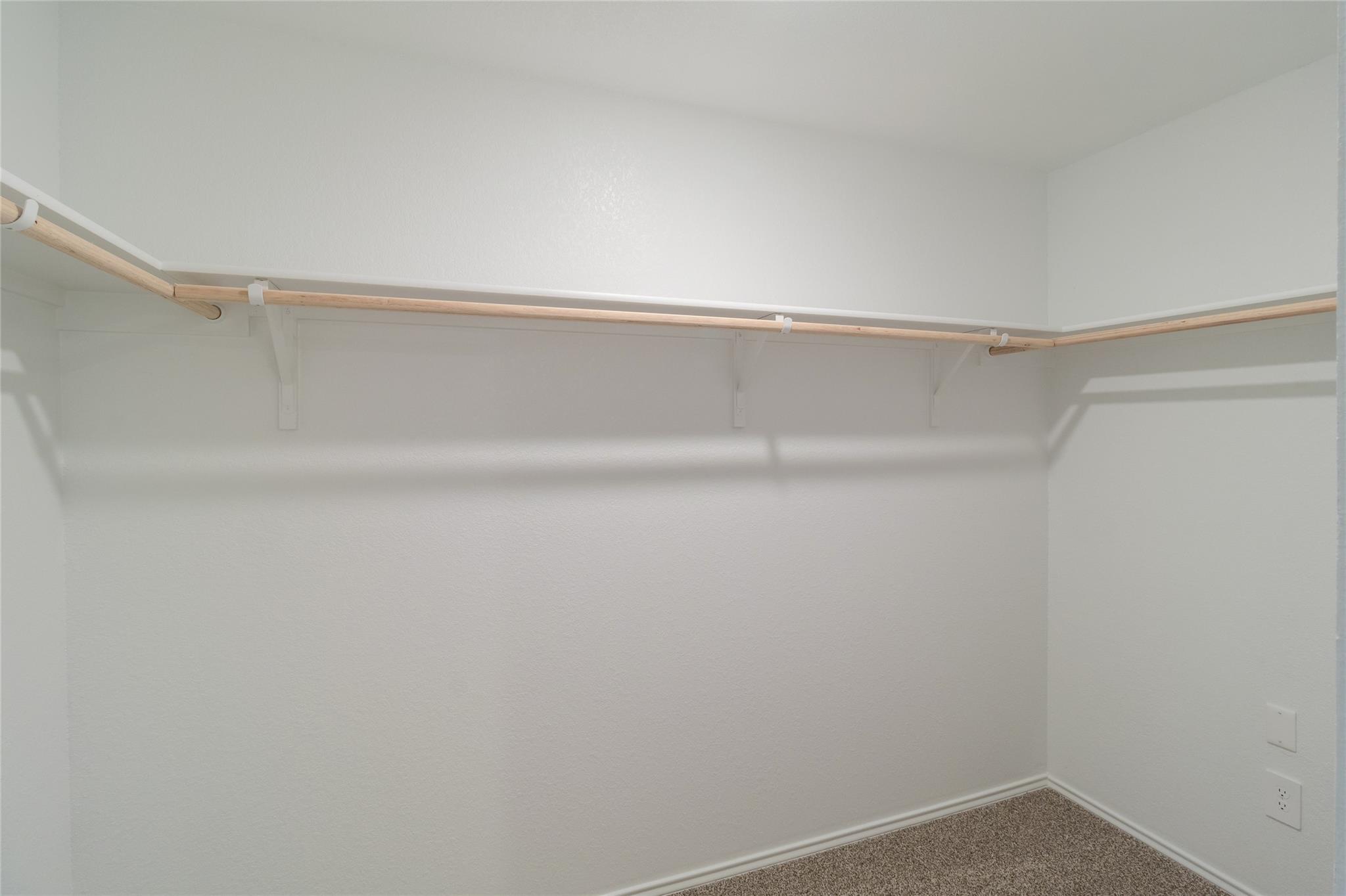 433 Sandringham Loop Uhland TX 78640