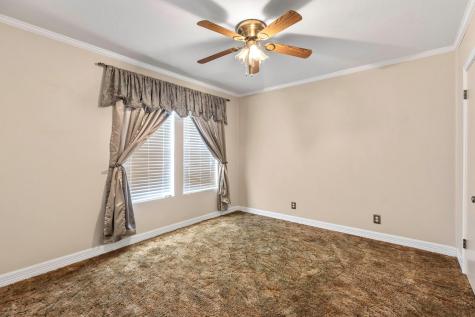 924 W Live Oak Street Lockhart TX 78644