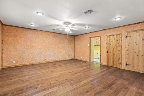 924 W Live Oak Street Lockhart TX 78644