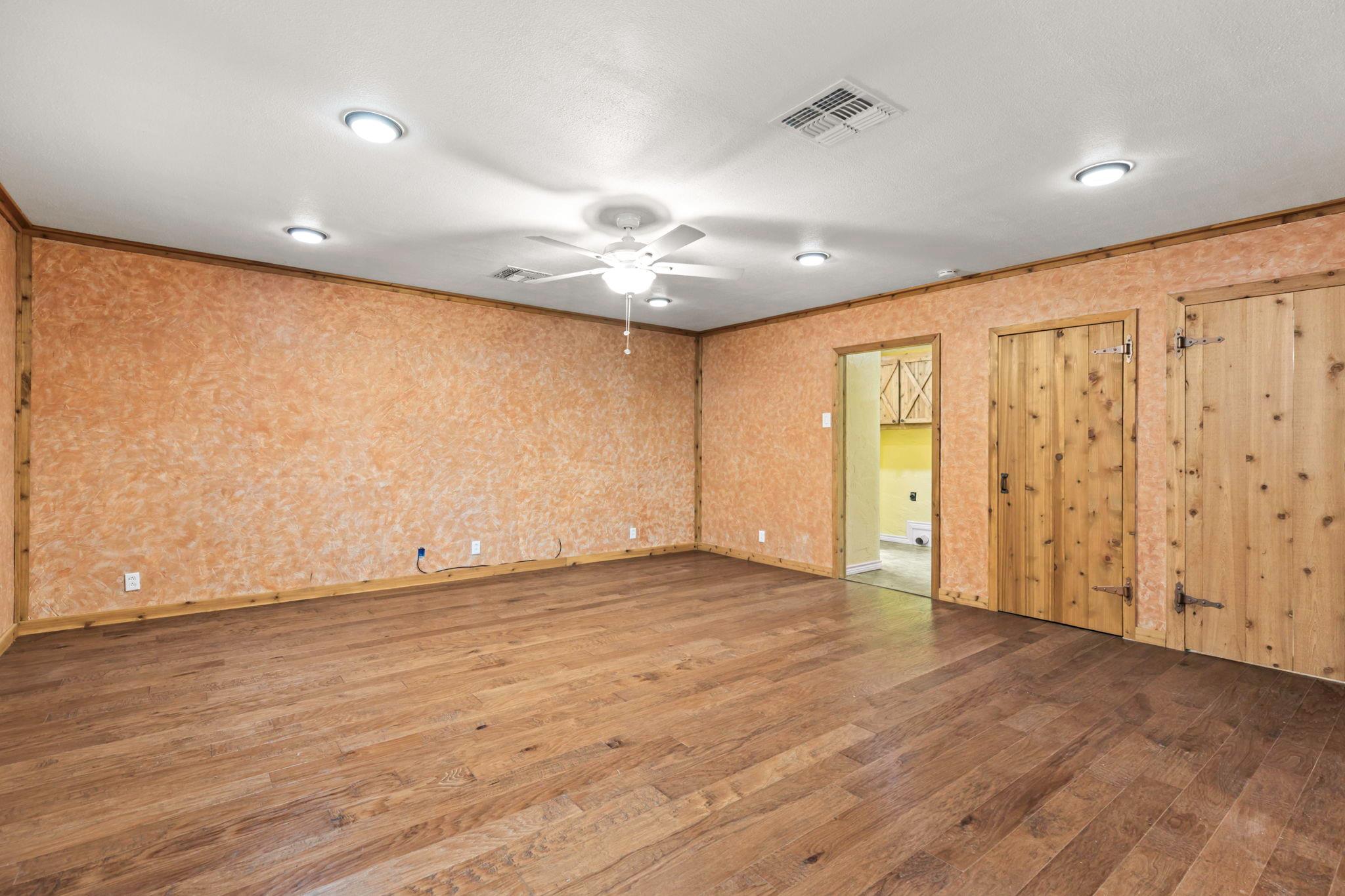 924 W Live Oak Street Lockhart TX 78644