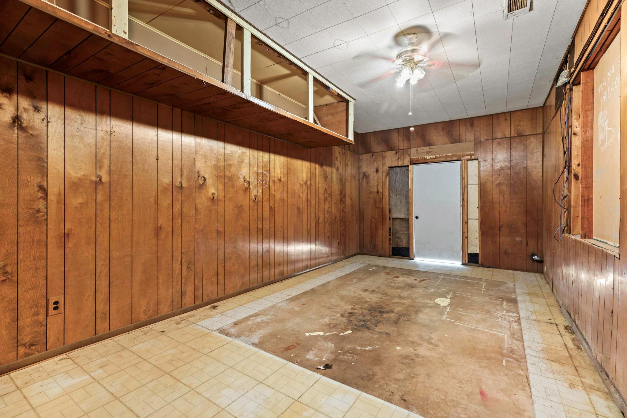 924 W Live Oak Street Lockhart TX 78644