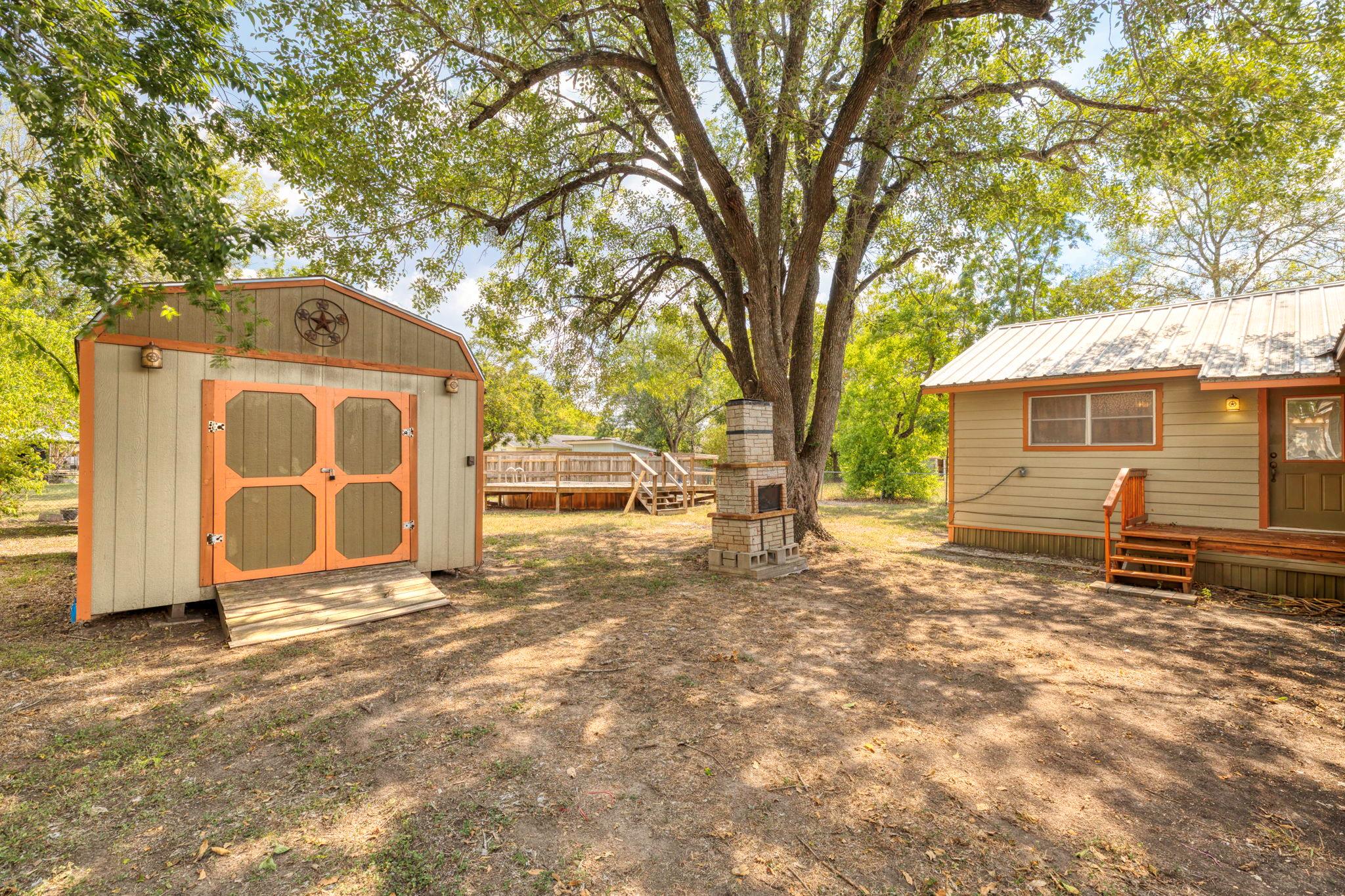 924 W Live Oak Street Lockhart TX 78644