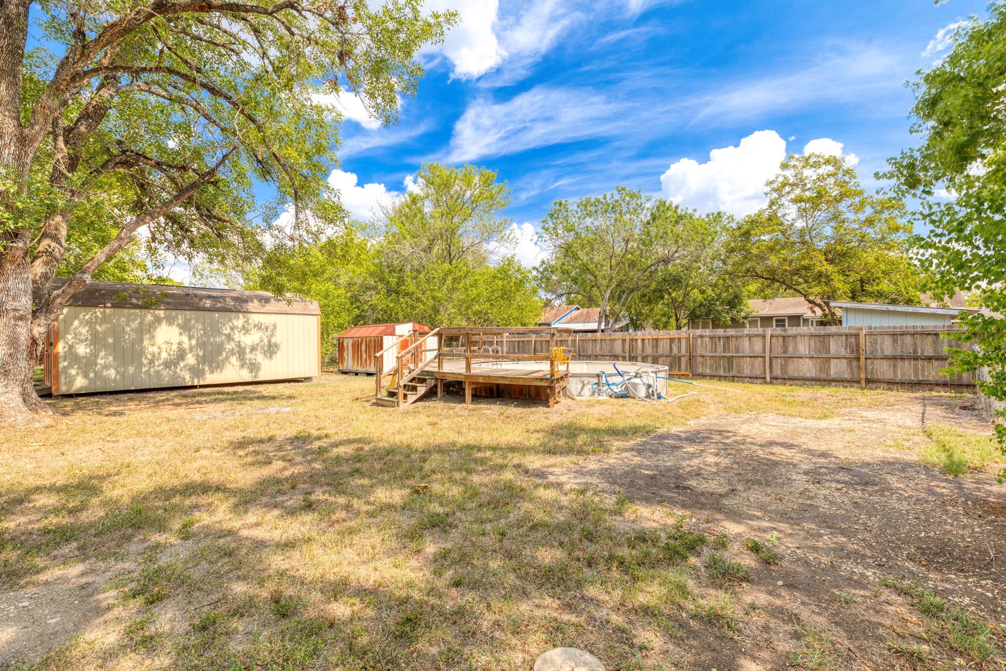 924 W Live Oak Street Lockhart TX 78644