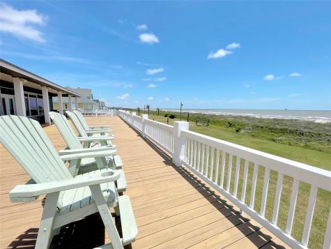 672 Villa Drive Crystal Beach TX 77650
