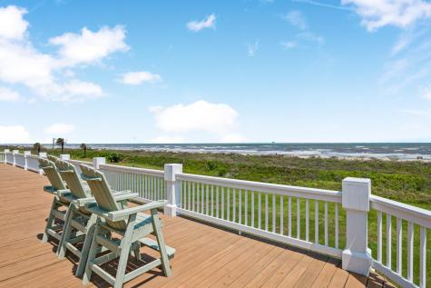 672 Villa Drive Crystal Beach TX 77650