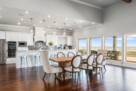 672 Villa Drive Crystal Beach TX 77650