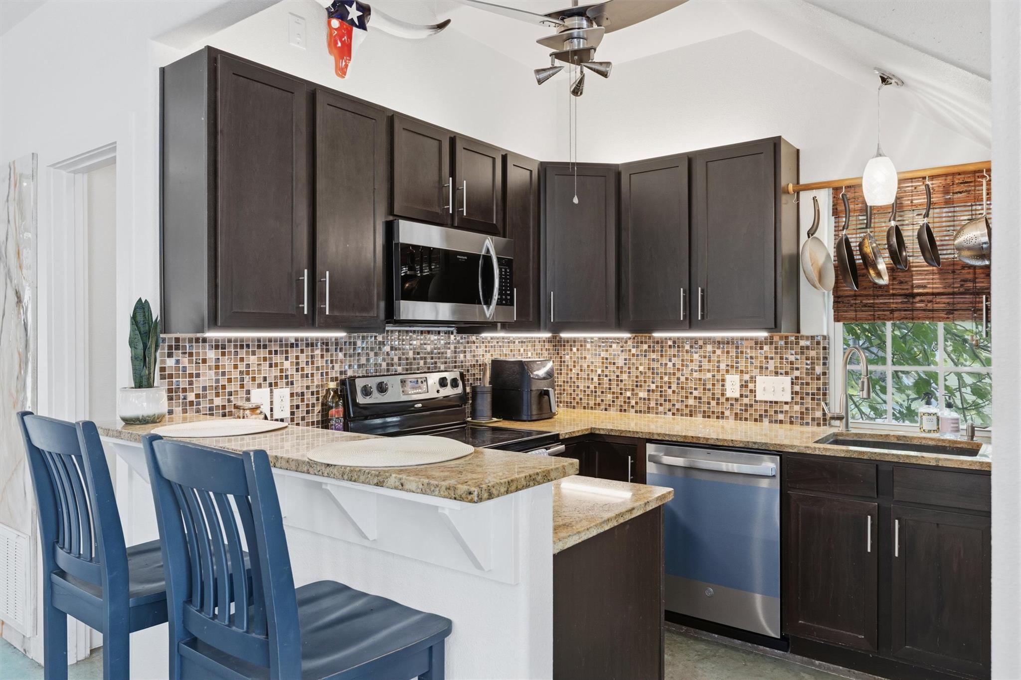 364 Old 71 Cedar Creek TX 78612