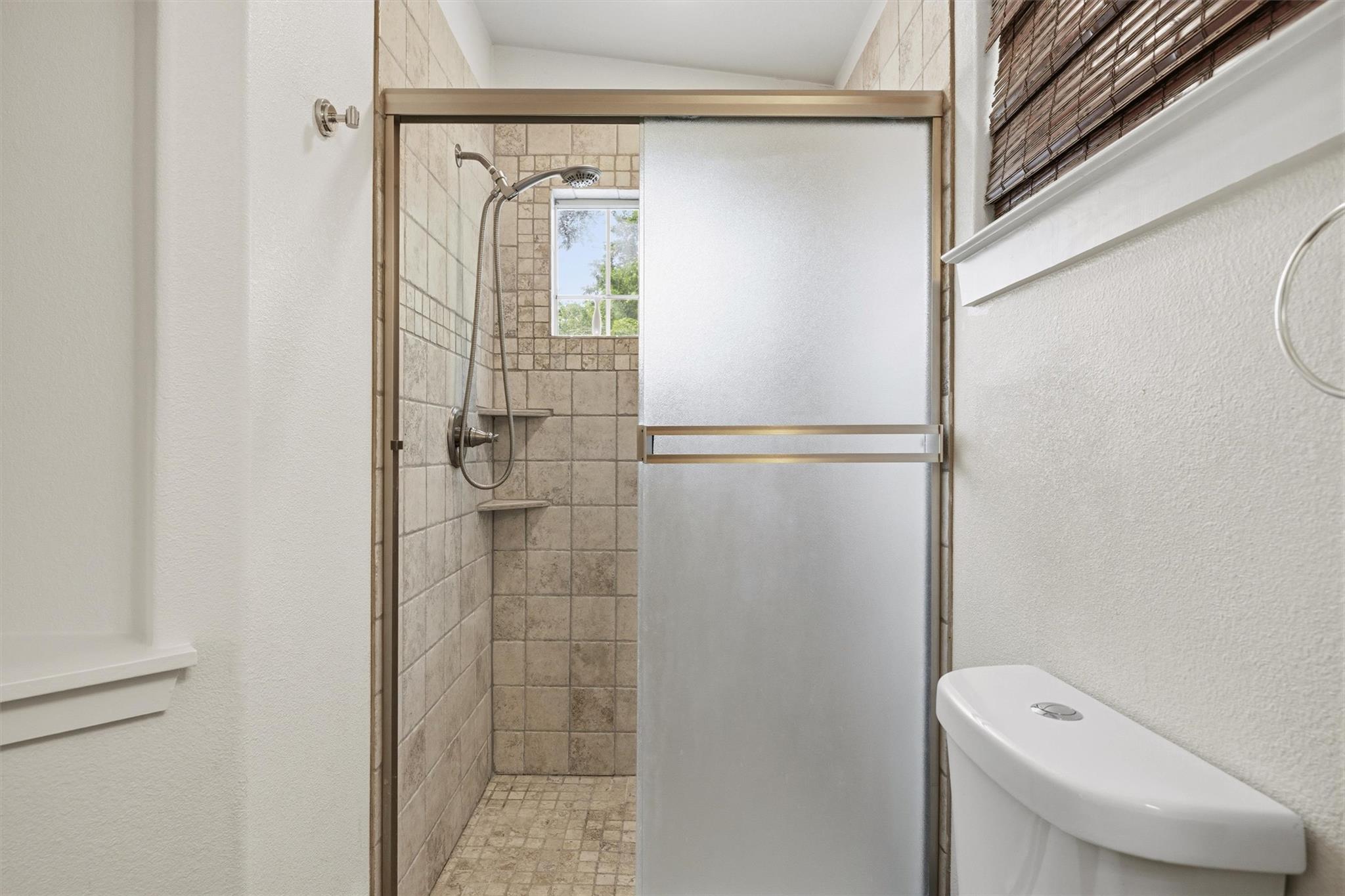 364 Old 71 Cedar Creek TX 78612