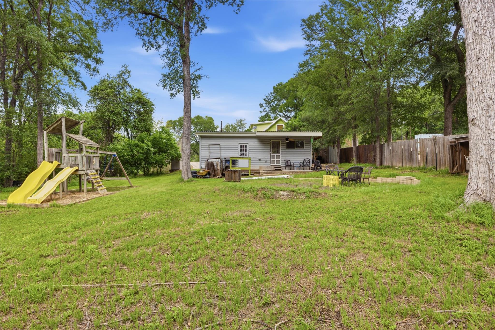 364 Old 71 Cedar Creek TX 78612