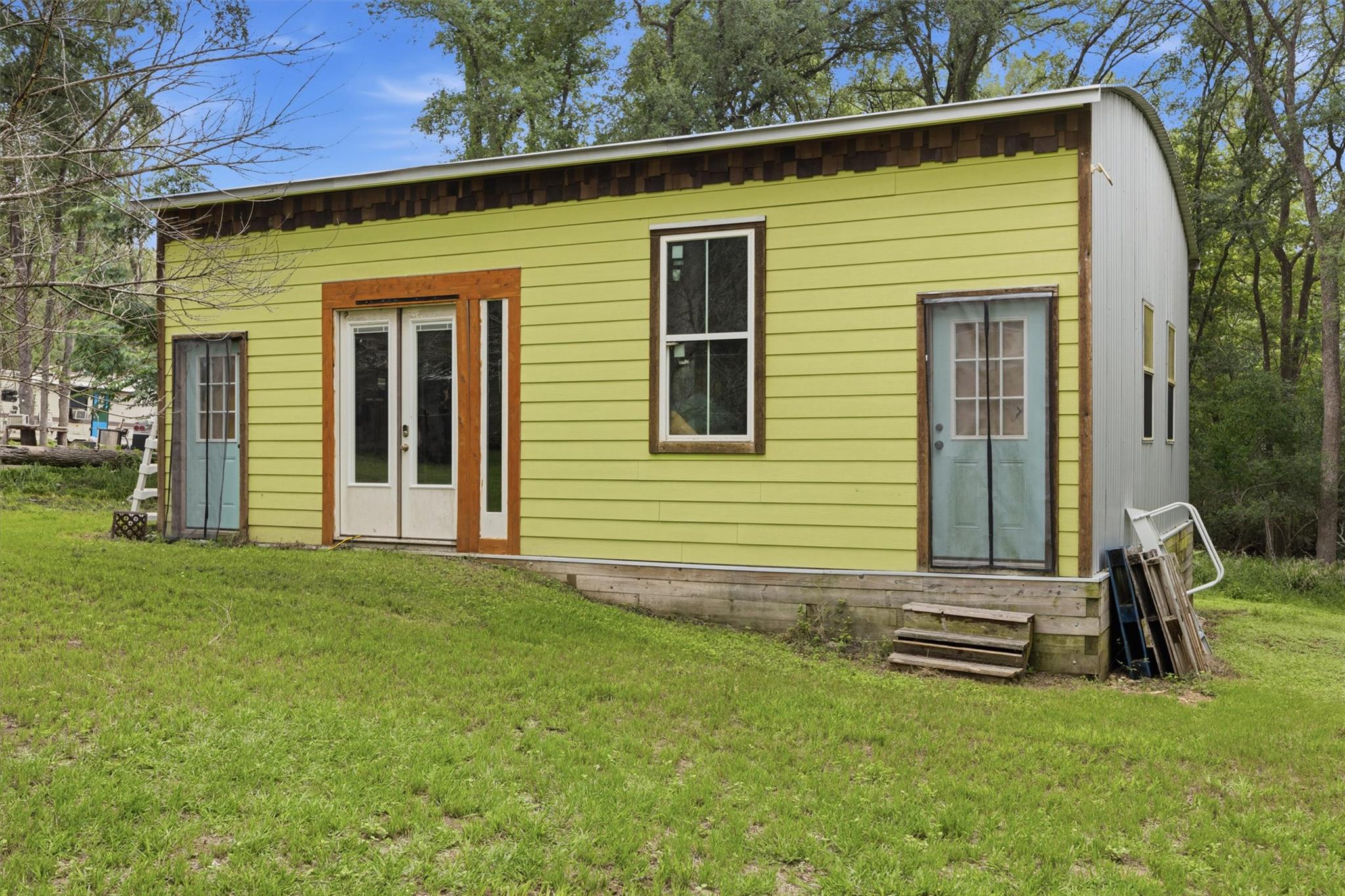 364 Old 71 Cedar Creek TX 78612