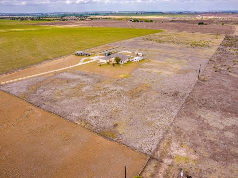 15620 Harry Lind Road Elgin TX 78621