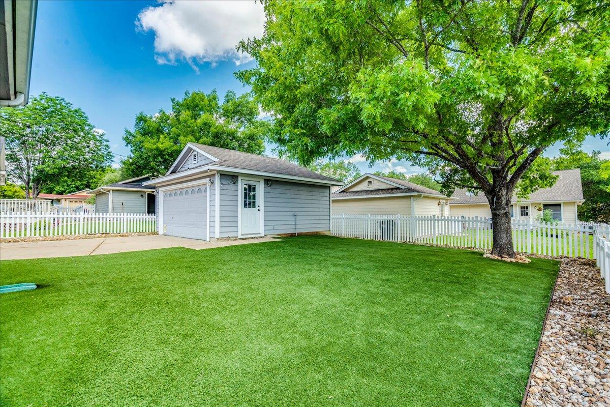 175 Wetzel Kyle TX 78640