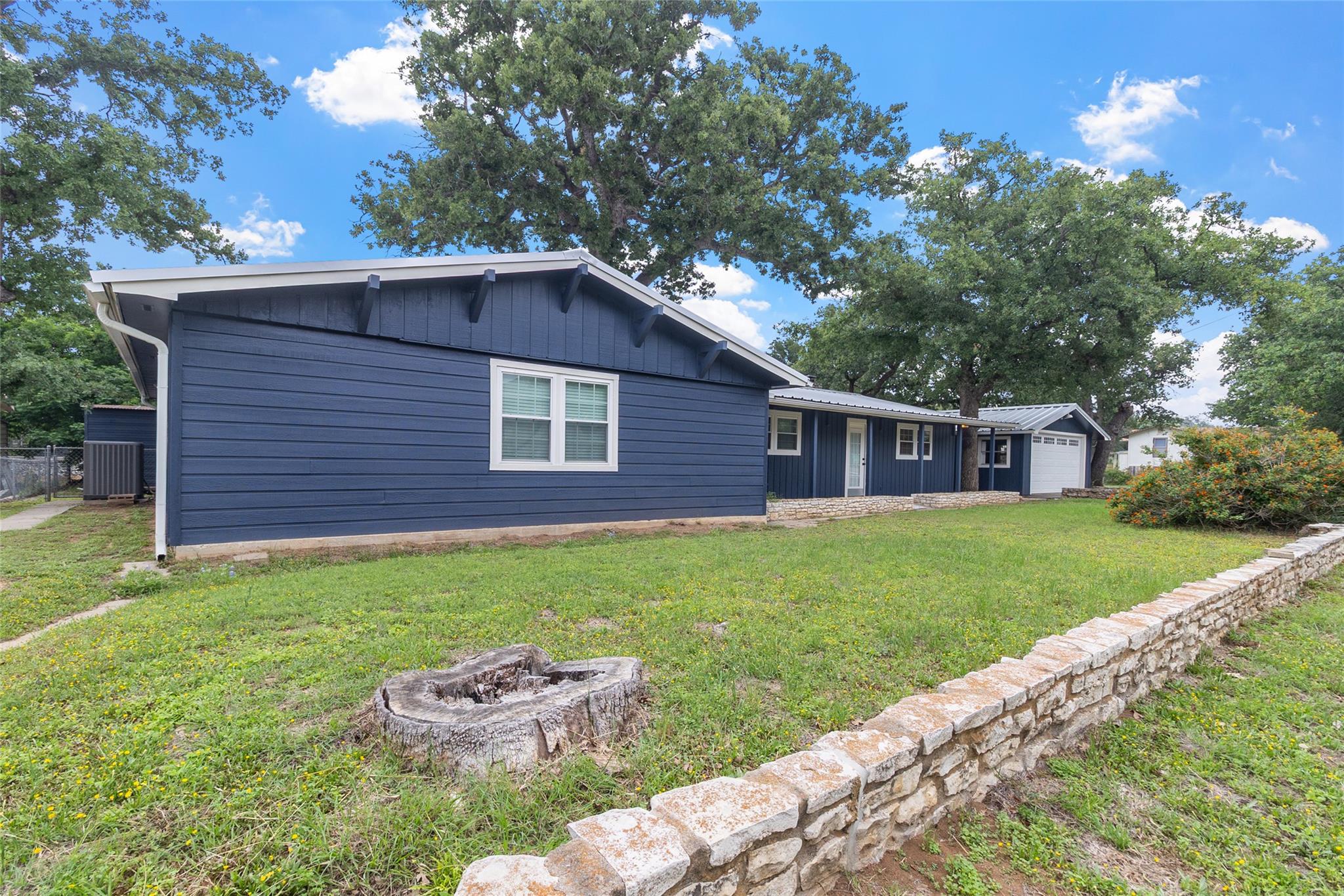 156 W Castleshoals Drive Granite Shoals TX 78654