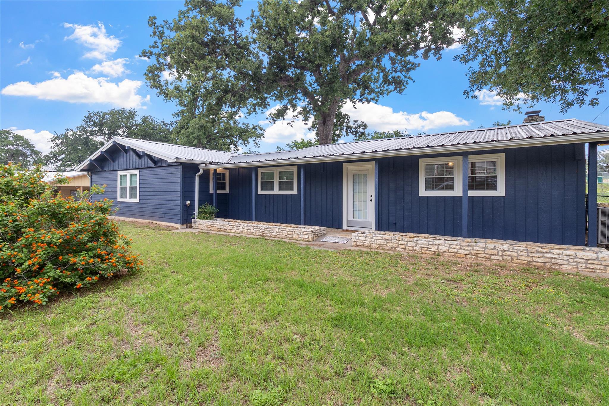 156 W Castleshoals Drive Granite Shoals TX 78654