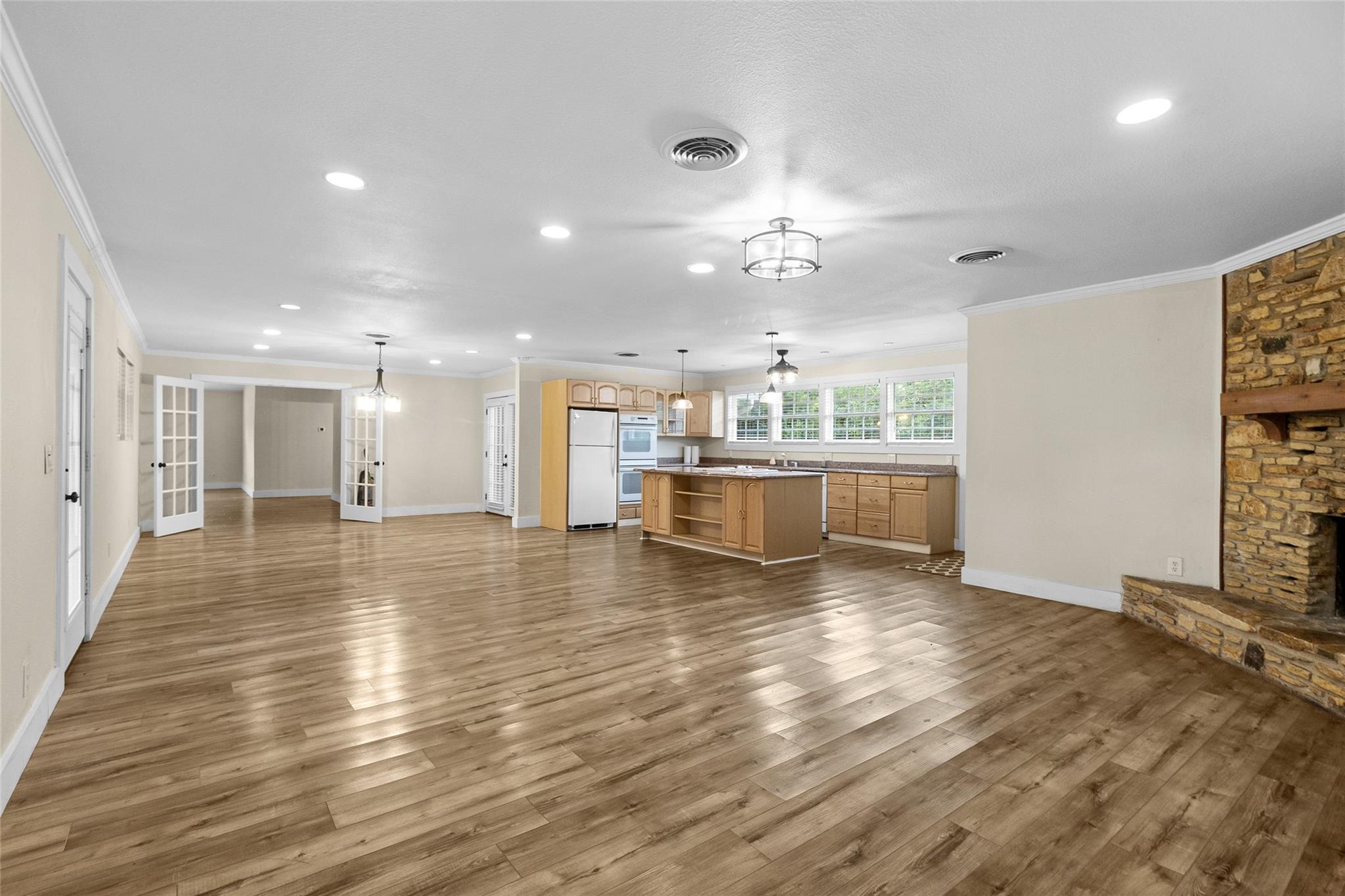 156 W Castleshoals Drive Granite Shoals TX 78654
