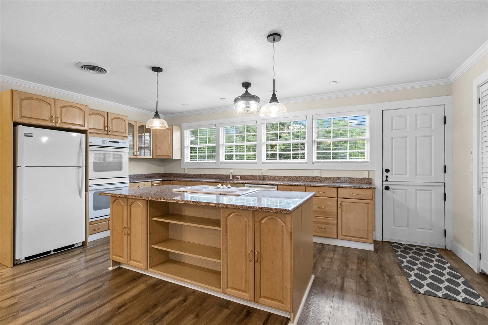 156 W Castleshoals Drive Granite Shoals TX 78654