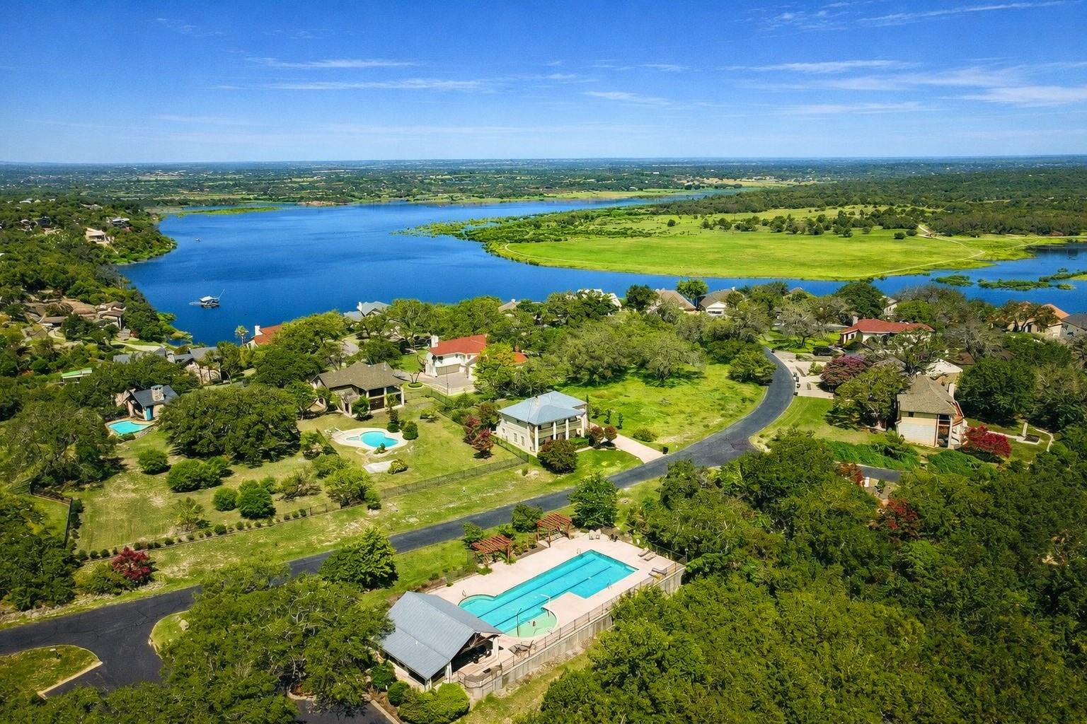 935 Wesley Ridge Drive Spicewood TX 78669