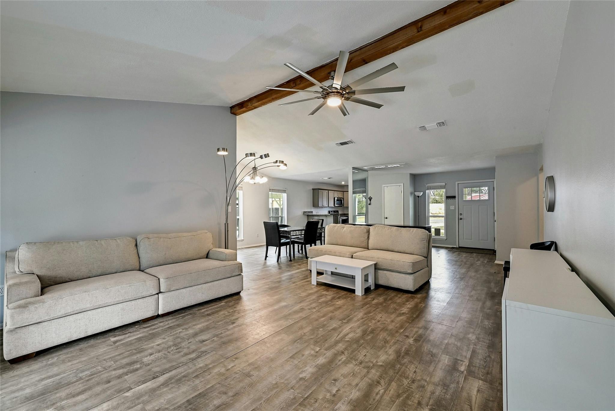 5306 Bedford Kingsland TX 78639