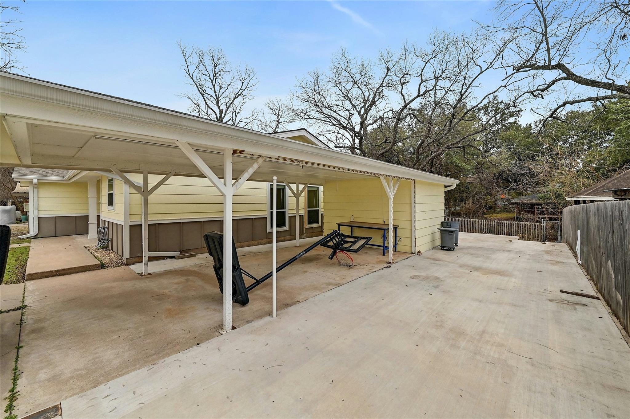 5306 Bedford Kingsland TX 78639