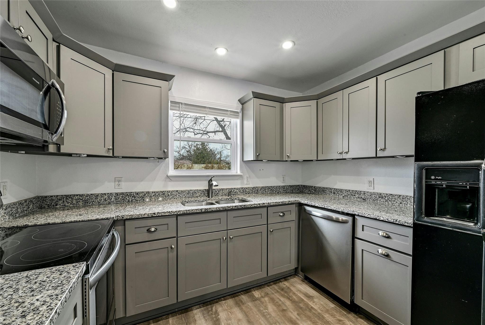 5306 Bedford Kingsland TX 78639