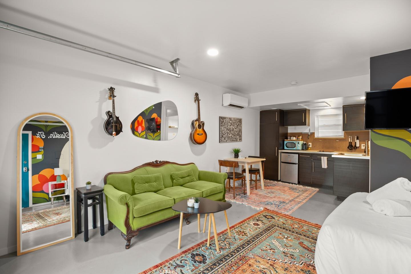 1406 Summit Street Austin TX 78741
