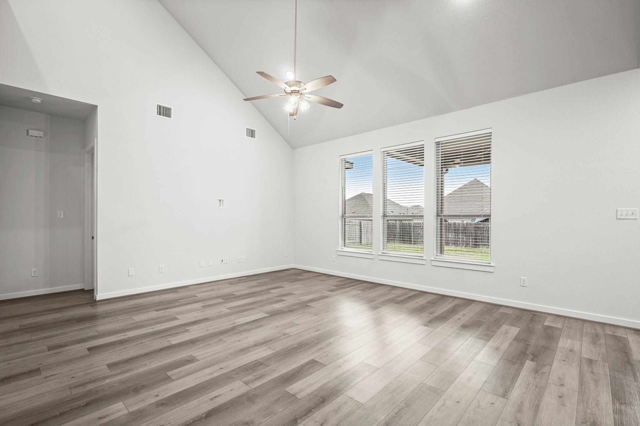 841 Spinnaker Loop Kyle TX 78640