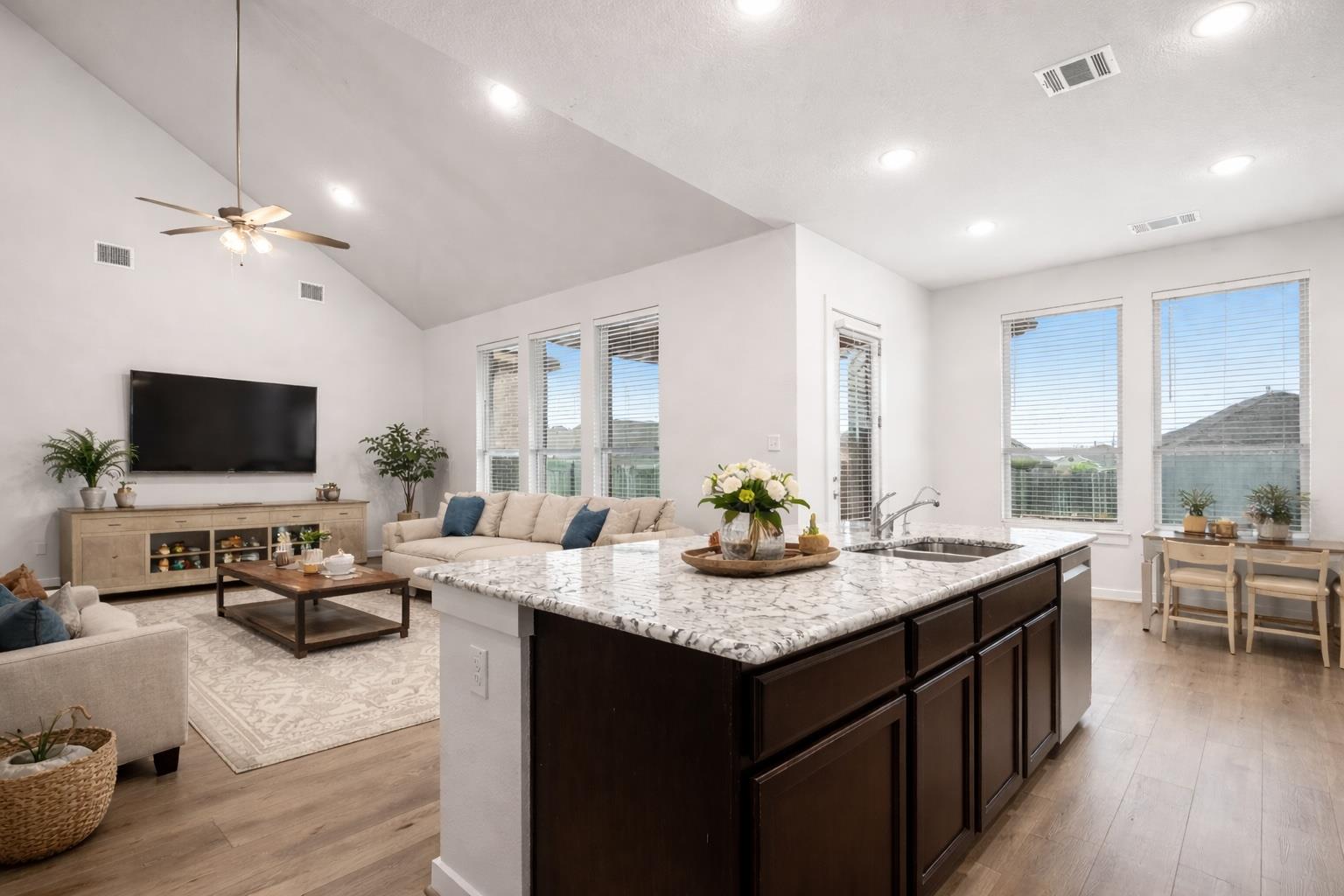 841 Spinnaker Loop Kyle TX 78640