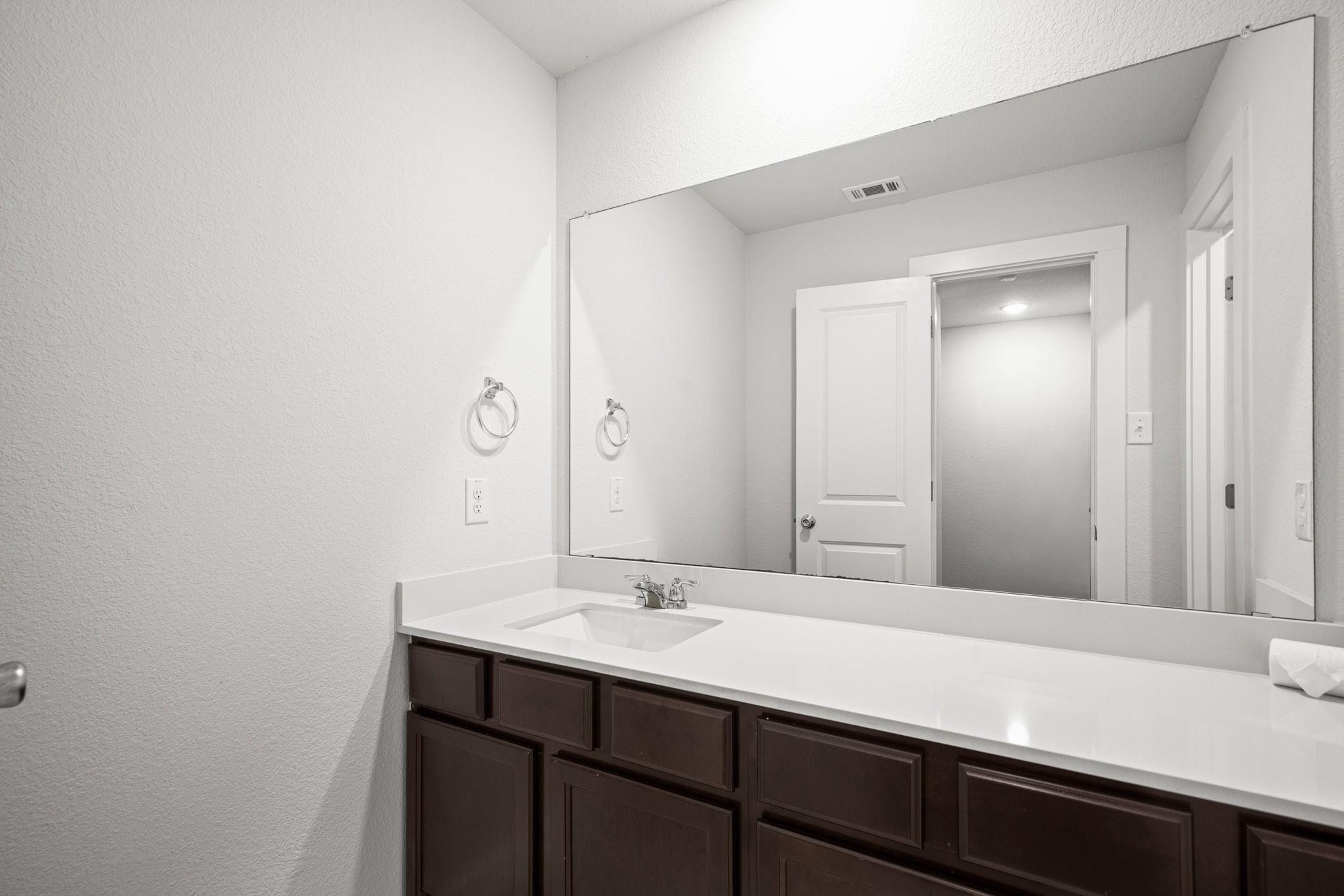 841 Spinnaker Loop Kyle TX 78640