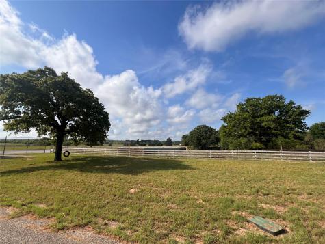 2520 Highway 304 Smithville TX 78957