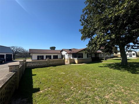 2520 Highway 304 Smithville TX 78957