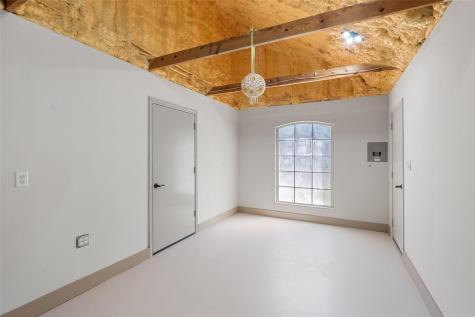1881 County Road 414 Spicewood TX 78669