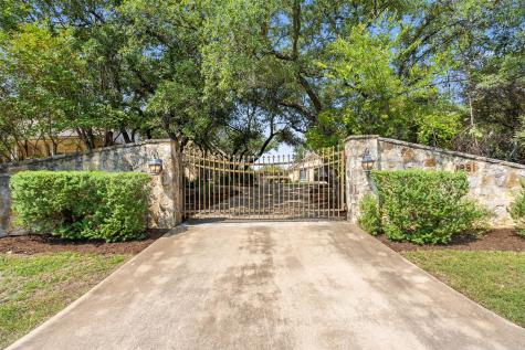 1881 County Road 414 Spicewood TX 78669