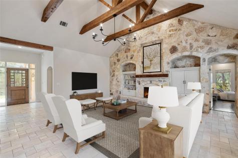 1881 County Road 414 Spicewood TX 78669