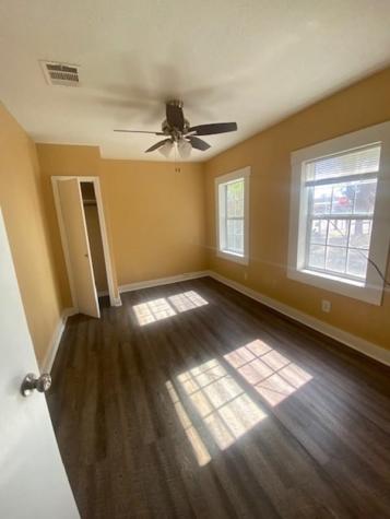 214 S Hackberry Avenue Luling TX 78648