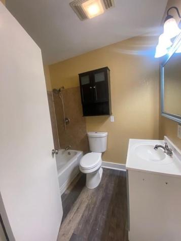 214 S Hackberry Avenue Luling TX 78648