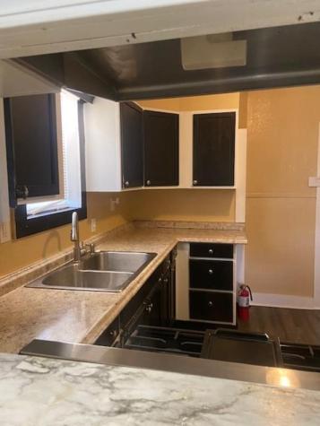 214 S Hackberry Avenue Luling TX 78648