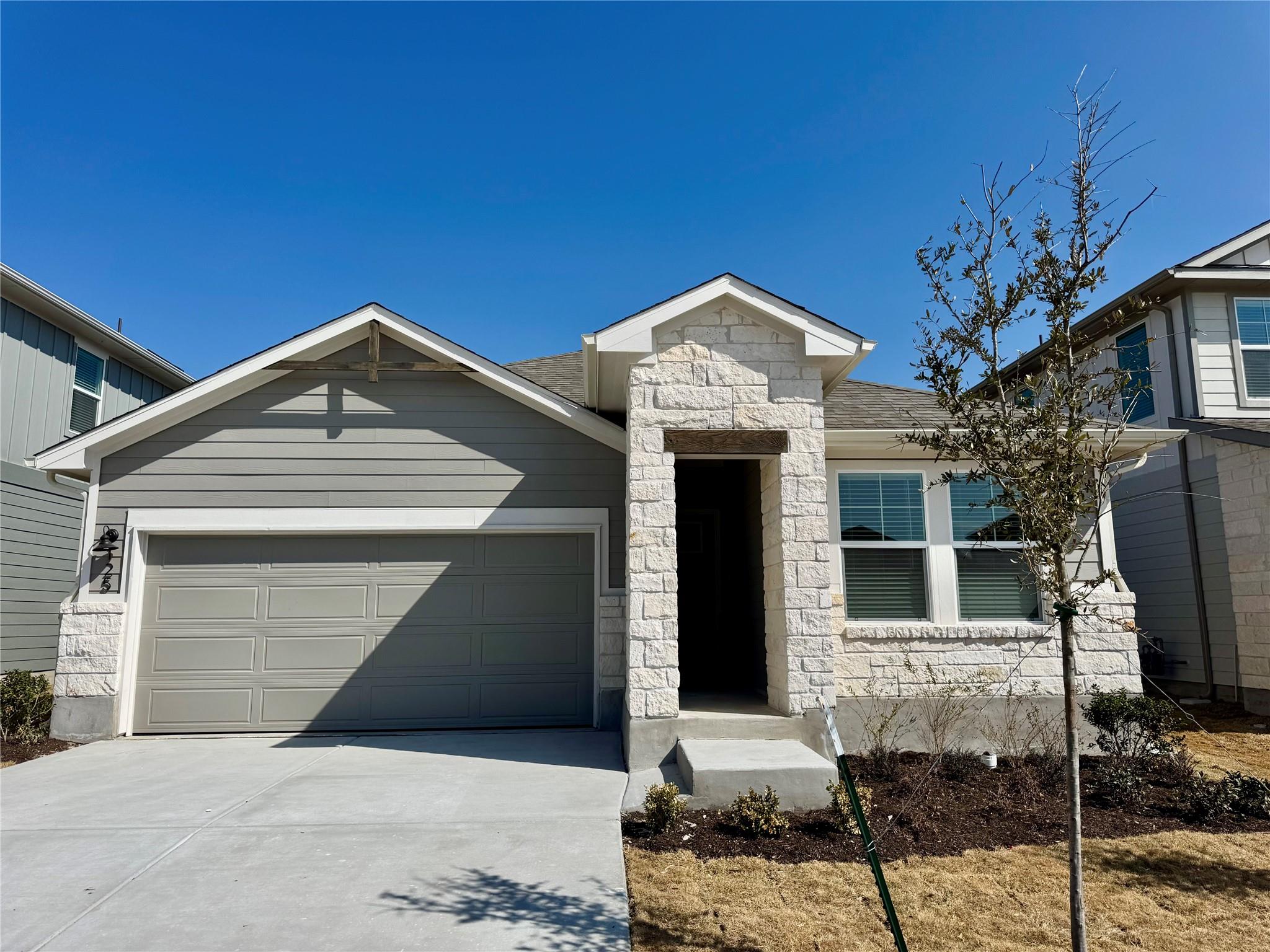 125 Holmby Drive Hutto TX 78634