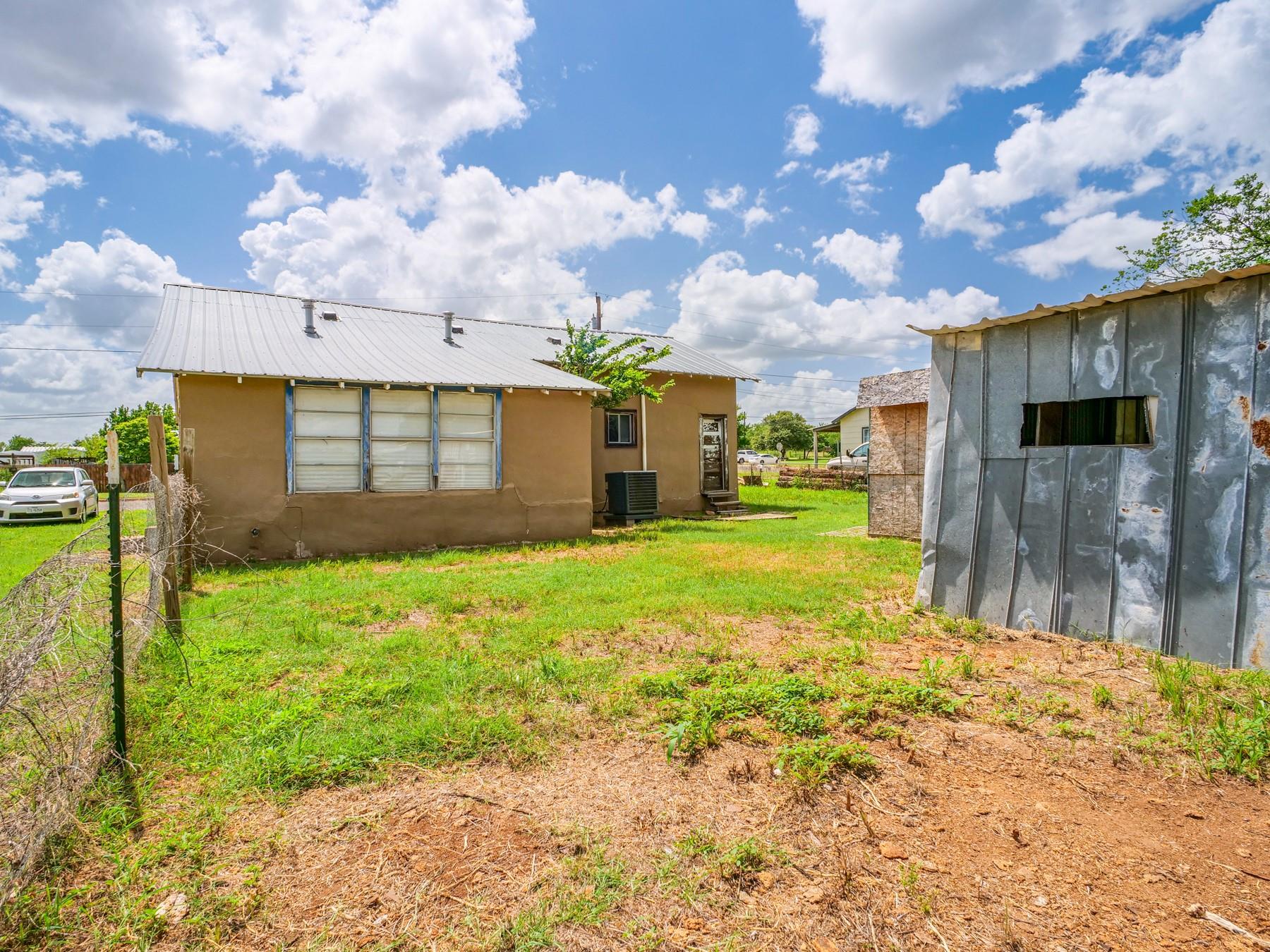 1004 Avon Avenue Llano TX 78643